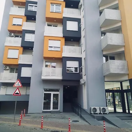 The Golden 7 - Near Center & Free Parking -